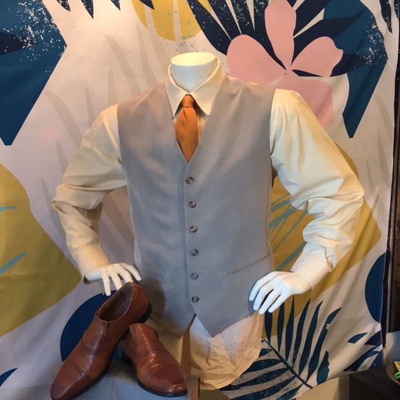 Claiborne Vest - Picture 11 of 17